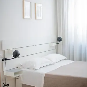 Apartament Dall Arca Smart Flat - Station Checkpoint, Bari